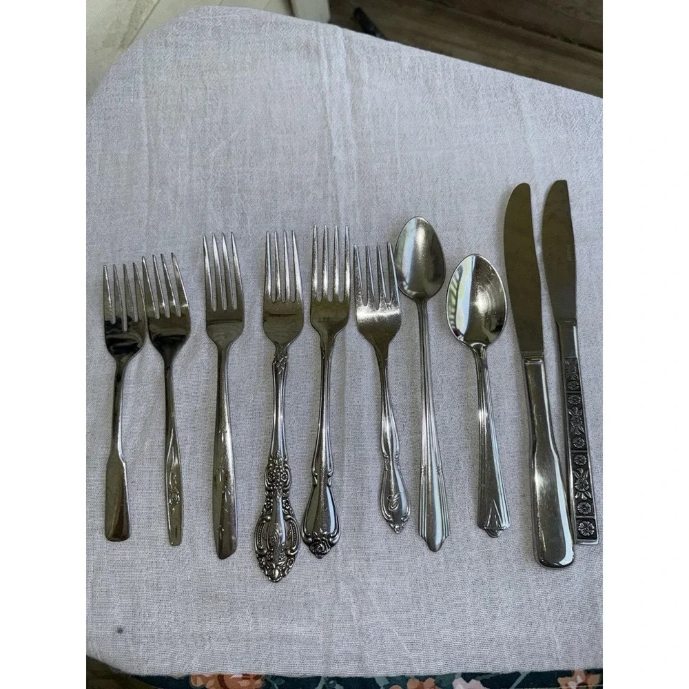 Lot Of 9 Stainless Steel Flatware Mixed , Oneida , Japan , Korea ,‎ Some Vintage